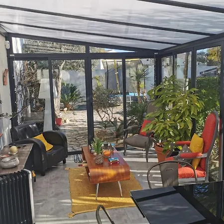 Pretty House With Garden Loggiapool