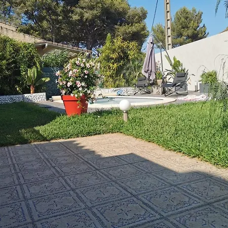 Nyaraló Pretty House With Garden Loggiapool *